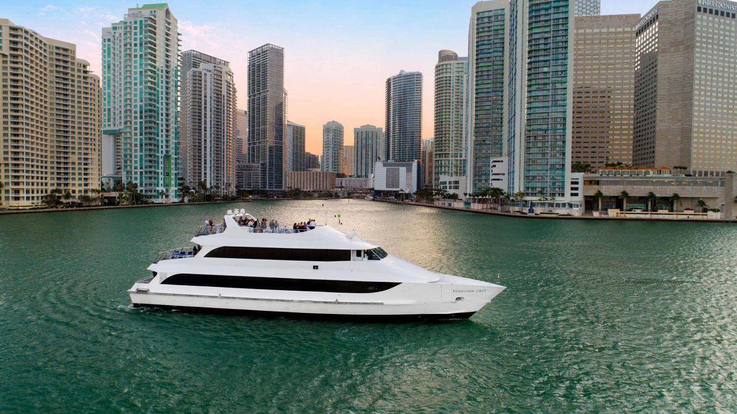 Boat Charters/Dining